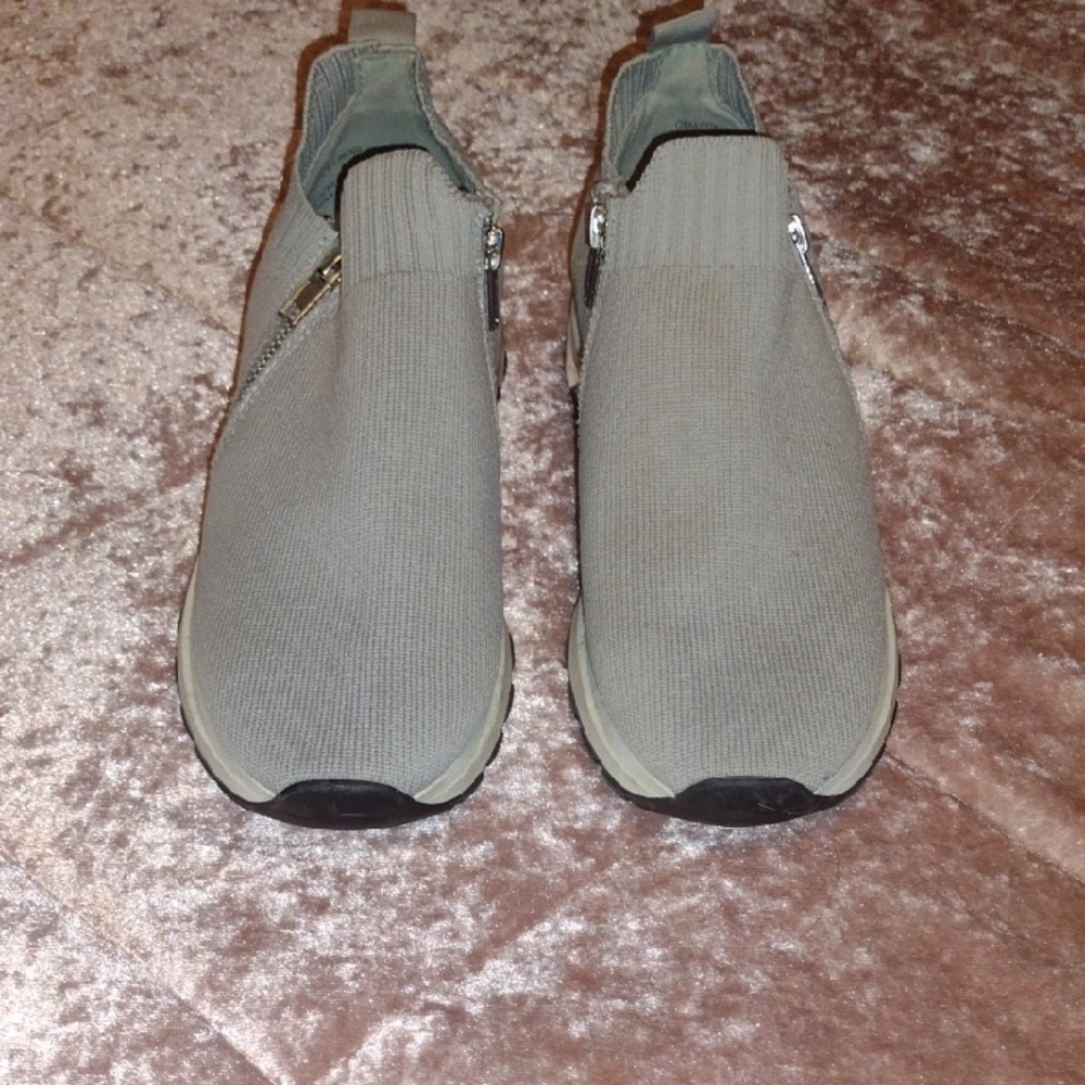 Gray Ribbed Slip-On Sneakers